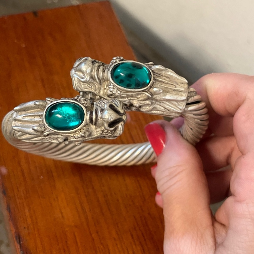 Vintage Double Dragon Heads Silver Tone Bracelet with Green Accents - Picture 16 of 16
